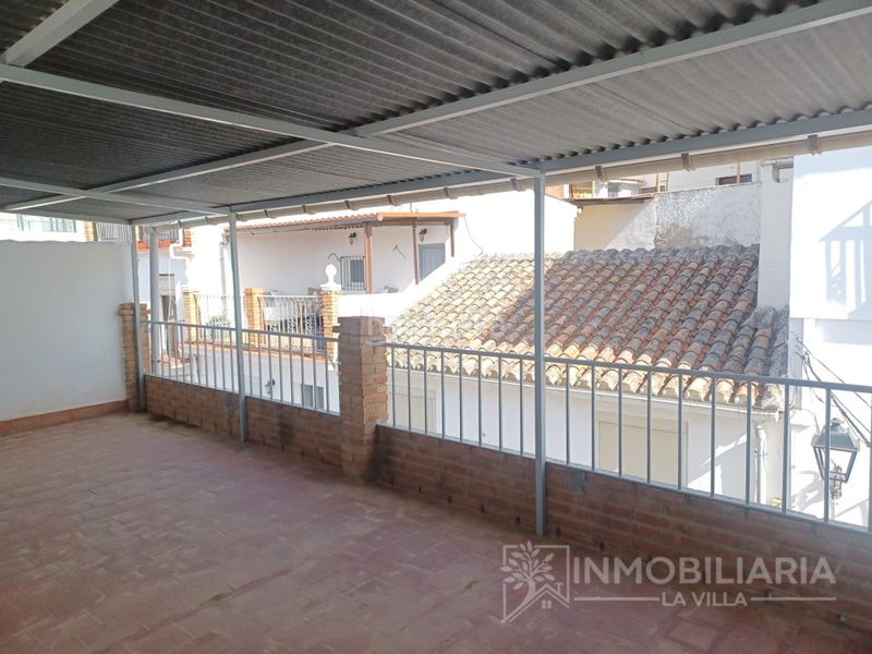Foto dae12bb8-6f9f-43db-beba-a13a958041bf. Casa amb aparcament a Alozaina
