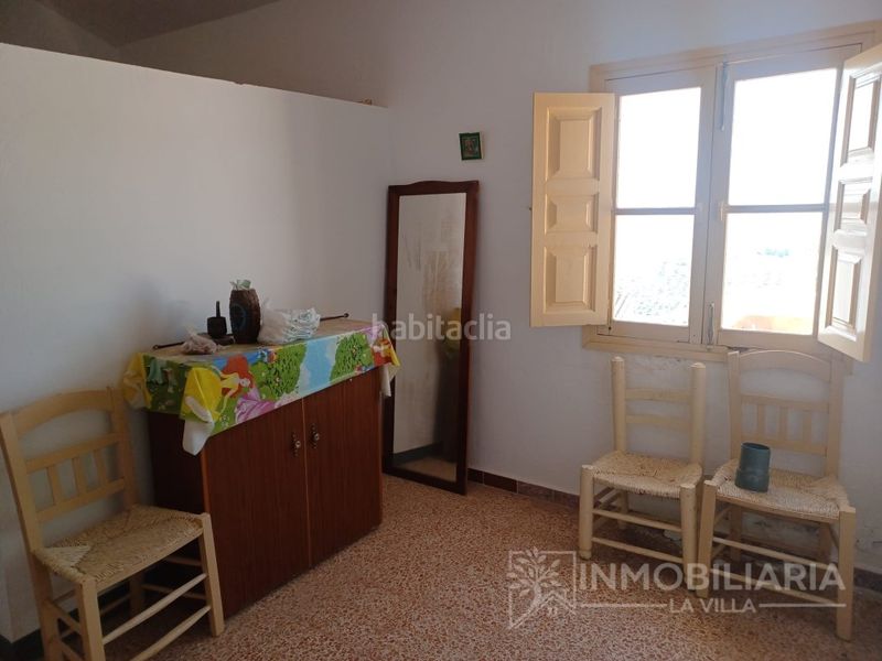 Foto f4081c04-b1d3-4ea1-8910-7e6c05adc39f. Casa amb aparcament a Alozaina