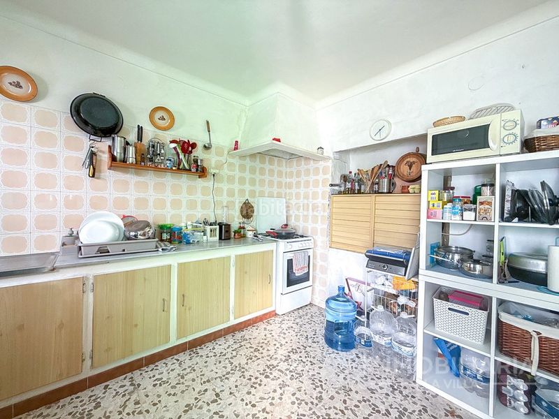 Foto aeebda18-142a-4871-9f2c-e19fc51b45d1. Masia amb aparcament a Álora