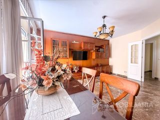 Appartement  Calle feria la. Piso de 3 dormitorios con plaza de aparcamiento