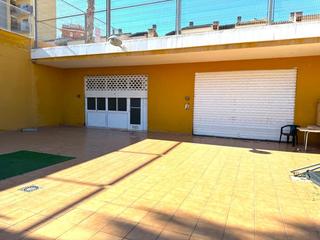 Locale commerciale in Avenida del Puerto 12