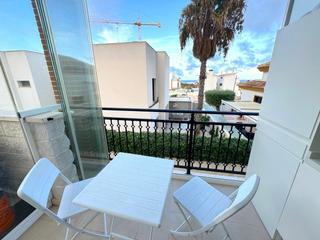 Erdgeschoss in Los Secanos. Planta baja reformada en un complejo con piscina aparcamiento pr