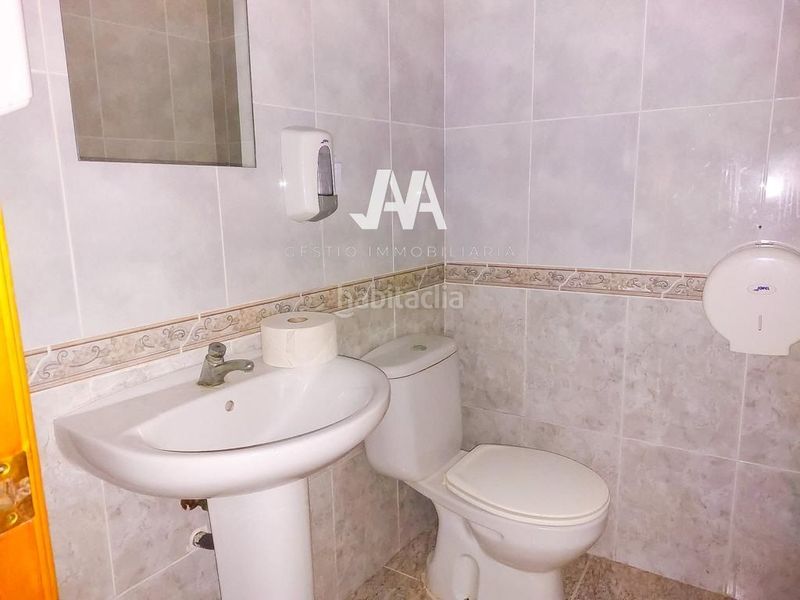 Foto b6c3fdcc-0112-46f6-ab3d-c5bd754582c4. Local comercial a Vilanova del Camí