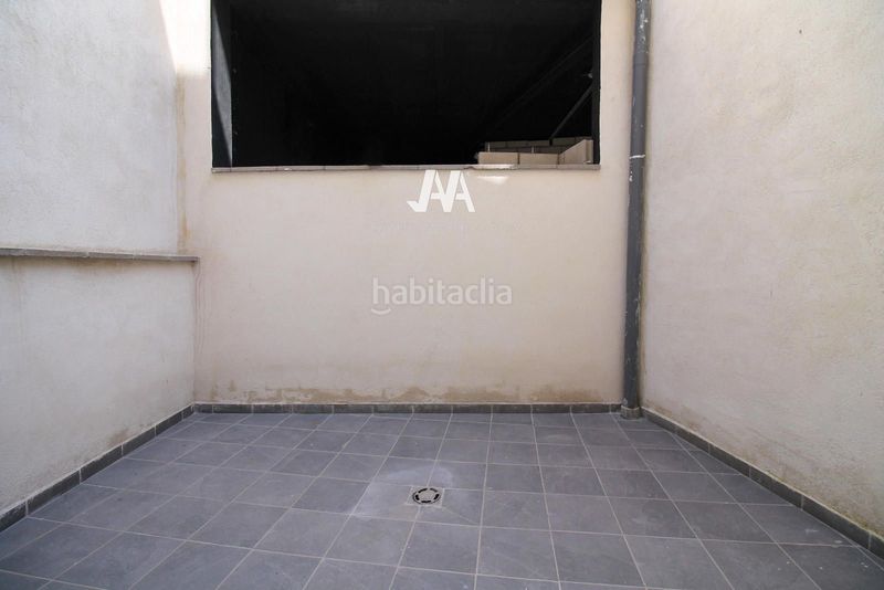 Foto 227ac83e-a57a-4198-9a07-f17042ae53a5. Dúplex amb calefacció aparcament a Poble Sec Igualada