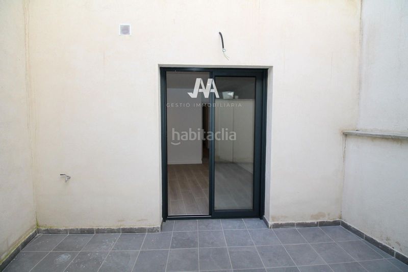 Foto 6c2b903a-829e-4906-b127-fe78f16c51fa. Dúplex amb calefacció aparcament a Poble Sec Igualada