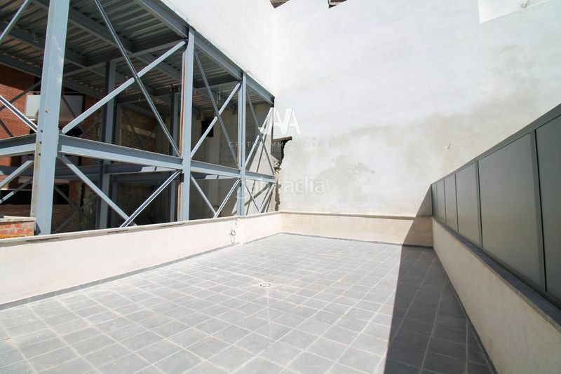 Foto 932e0c2a-6d0f-4349-a005-7912eca91f48. Dúplex amb calefacció aparcament a Poble Sec Igualada