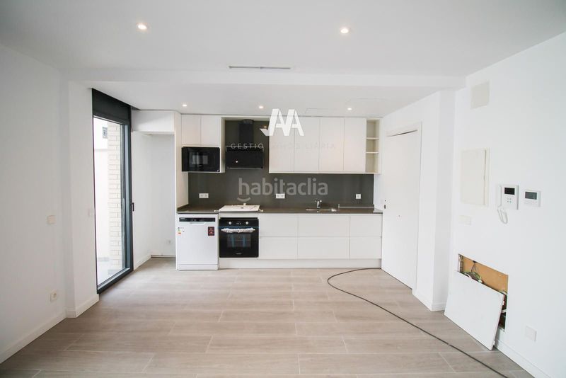 Foto fd992a71-637c-465d-908e-c459c5f012cd. Dúplex amb calefacció aparcament a Poble Sec Igualada