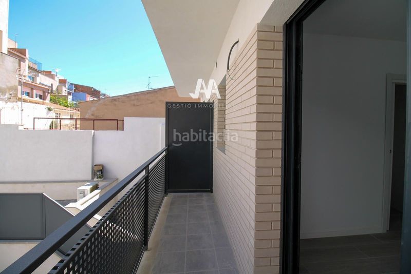 Foto 26075efc-cdae-40fe-a244-745d51483ac6. Dúplex amb calefacció aparcament a Poble Sec Igualada