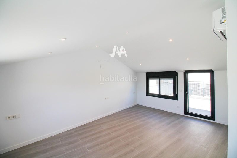 Foto 8fe2c554-8683-4dfb-9488-631a29843d03. Duplex con riscaldamento parcheggio in Poble Sec Igualada