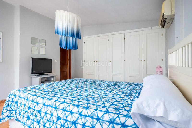 Foto 15d8c515-8faf-44df-a2ed-3b2824b439bf. Xalet amb xemeneia calefacció aparcament piscina a Montequinto