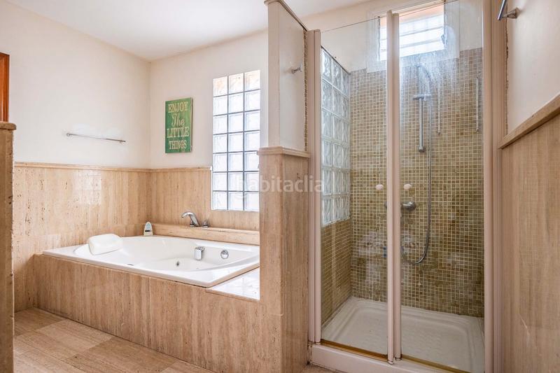 Foto 2f57b77a-b470-4bd4-bef9-3366e6babc1a. Xalet amb xemeneia calefacció aparcament piscina a Montequinto