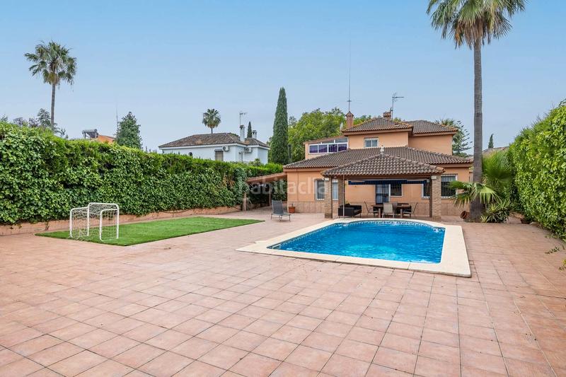 Foto 522e32df-dc88-4a48-aae0-d4fbfc63151a. Xalet amb xemeneia calefacció aparcament piscina a Montequinto