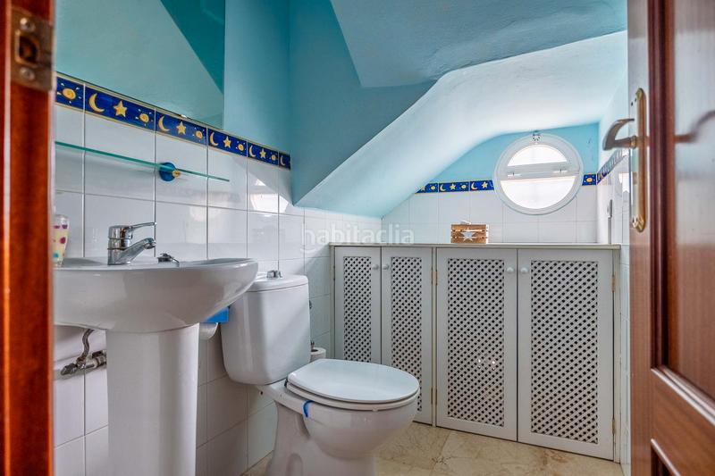 Foto 7430e7ba-88bc-45c6-a6ee-c040cd40b196. Xalet amb xemeneia calefacció aparcament piscina a Montequinto