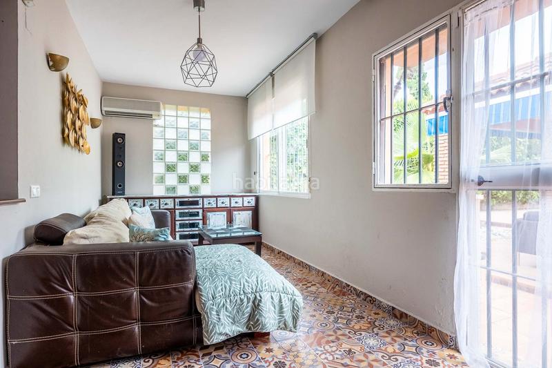 Foto 7d6c11e9-1657-42c8-8f69-ce8204701630. Xalet amb xemeneia calefacció aparcament piscina a Montequinto