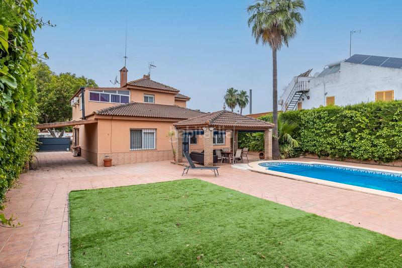 Foto 835de55d-89c1-4691-8c97-635e26b7bcdb. Xalet amb xemeneia calefacció aparcament piscina a Montequinto