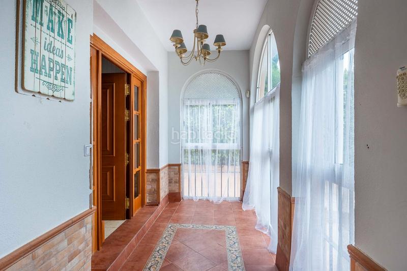 Foto f8a155e1-36f3-4463-84c9-119d3fe43d97. Xalet amb xemeneia calefacció aparcament piscina a Montequinto