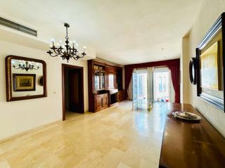 Piso  Calle alfarería. ¡espectacular vivienda en pleno corazón de triana, con amplia pl