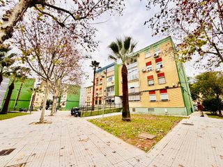 Miete Etagenwohnung  Plaza roma. ¡estupenda vivienda lista para entrar a vivir en montequinto! ¡s