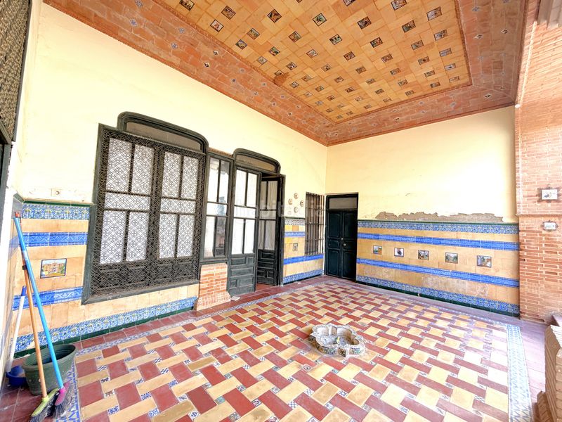 Foto 39d138a2-f1e3-4c59-b90c-4c0d61f4f445. Casa adossada amb xemeneia a Zafra