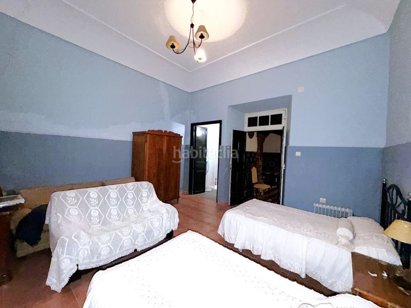 Foto 47e23973-fbd2-4864-9034-749588b22105. Casa adossada amb xemeneia a Zafra