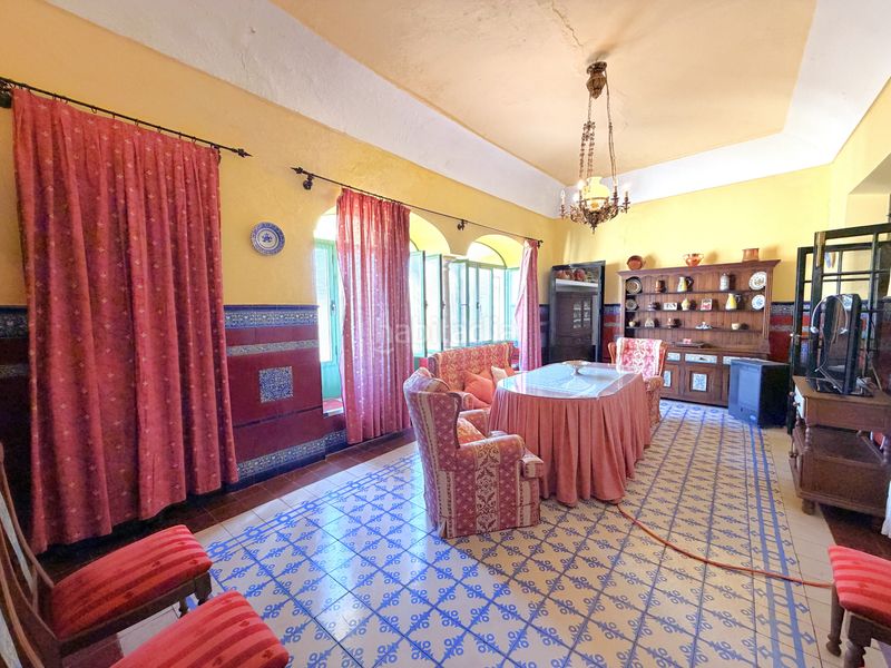 Foto 6a59d0eb-4309-4c18-89de-e7b488239a7c. Casa adossada amb xemeneia a Zafra
