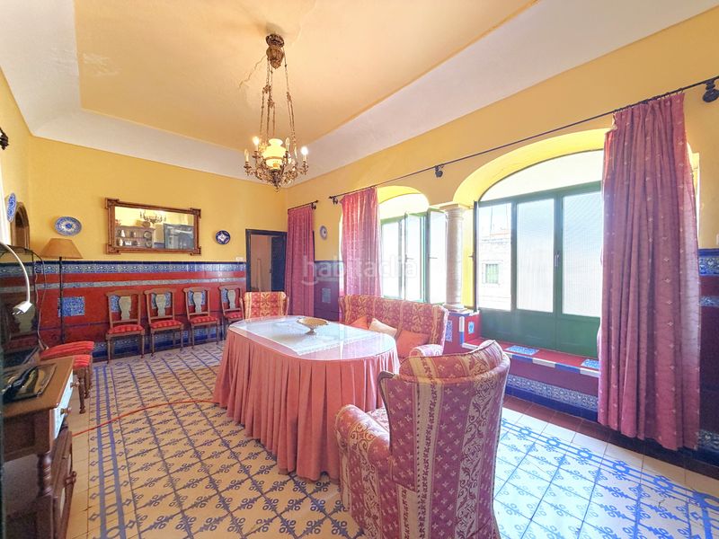 Foto 8cd732a9-847e-4abd-9c2d-3865dc76d439. Casa adossada amb xemeneia a Zafra