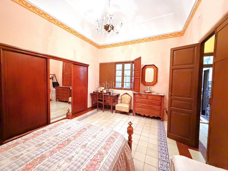 Foto 999c2ebd-620d-4879-9ff8-350b8d19b344. Casa adossada amb xemeneia a Zafra