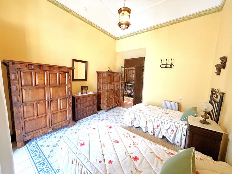Foto b0b0b6e2-b35a-4c82-9aeb-bf5764cd2ce7. Casa adossada amb xemeneia a Zafra