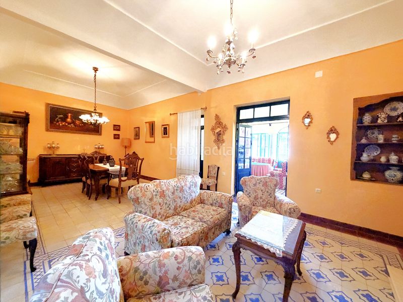 Foto bdf25596-9fc8-4d8a-a81f-d79bc7fd4a86. Casa adossada amb xemeneia a Zafra