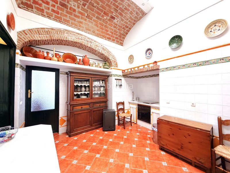 Foto dfc81776-8db7-4723-95ae-0374430307d1. Casa adossada amb xemeneia a Zafra