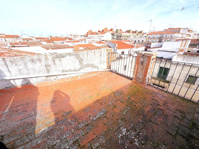 Foto f1ede5bd-d776-4c6f-998f-28067d28e5e5. Casa adossada amb xemeneia a Zafra