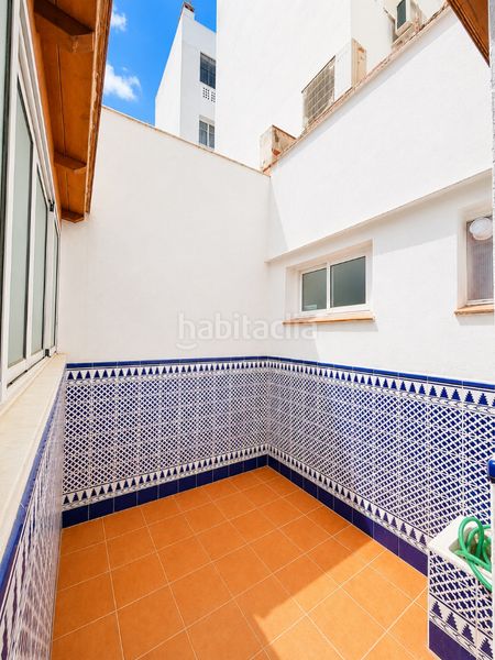 Foto f233ec98-33e3-42a9-b912-3e06a0b50926. Local comercial a Heliópolis Sevilla
