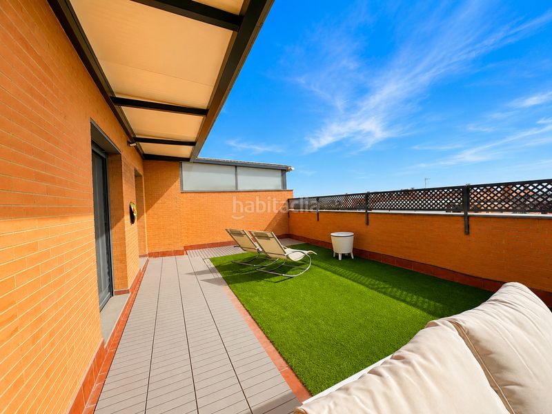 Foto b7d8f28a-03aa-4944-979f-de2b49746a5b. Àtic amb aparcament piscina a Nuevo Bulevar Mairena del Aljarafe