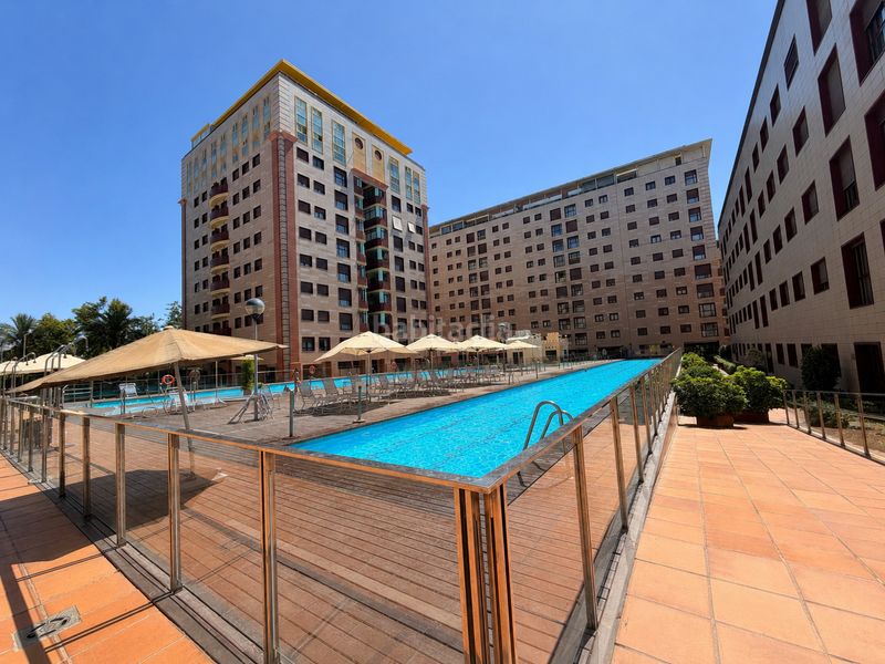 Foto b5e72325-2b88-449b-9c28-9227356dc0fa. Pis amb aparcament piscina a El Cano - Los Bermejales Sevilla