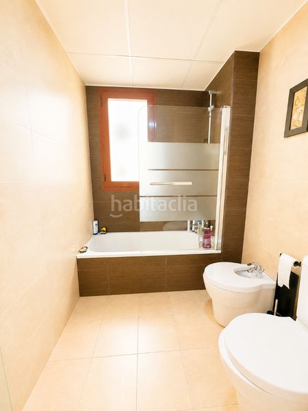 Foto dd4ecd82-9260-421a-b676-03cfba0b5cf2. Pis amb aparcament piscina a El Cano - Los Bermejales Sevilla