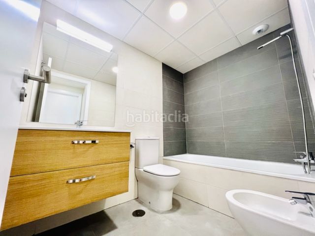 Foto 33da755a-2a00-4a79-a6f6-25718f6f3dea. Appartamento con parcheggio piscina in zona nueva Camas - marcelino camacho Camas
