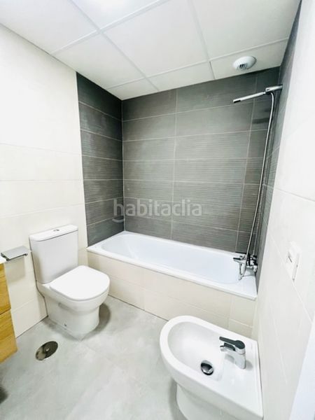 Foto b779eb8c-0b92-45f7-aa76-ec066c5f0604. Appartamento con parcheggio piscina in zona nueva Camas - marcelino camacho Camas