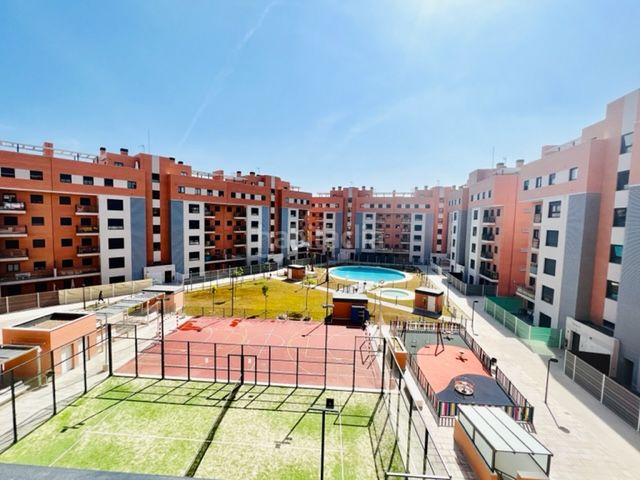 Foto e5877d53-f82e-4d2c-99c1-0cab5170de3b. Appartamento con parcheggio piscina in zona nueva Camas - marcelino camacho Camas