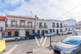 Maison à Calle martín alonso pinzón 48. Casa con local comercial en el centro de palos de la frontera