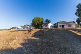 Edifici a Calañas. Gran finca de 130 ha con complejo rural y lago natural – andéval