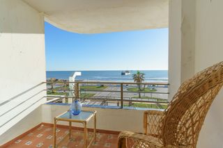 Appartamento in Sector p 15. Piso de 125 m² en primera línea de playa con vistas al mar y 2 g
