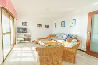 Piso en Sector p 15. Piso de 125 m� en primera l�nea de playa con vistas al mar y 2 g