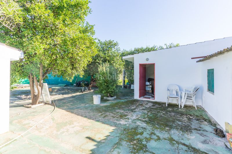 Foto ec4c5eb4-95f6-4d9b-b77e-6f0f30bfe914. Masia amb xemeneia aparcament piscina a Bonares