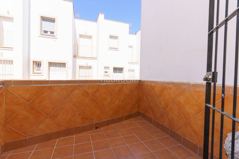 Foto 18b66a59-3bd6-4c23-8096-41782afe9ddd. Casa a calle el tejar b6 a Bonares