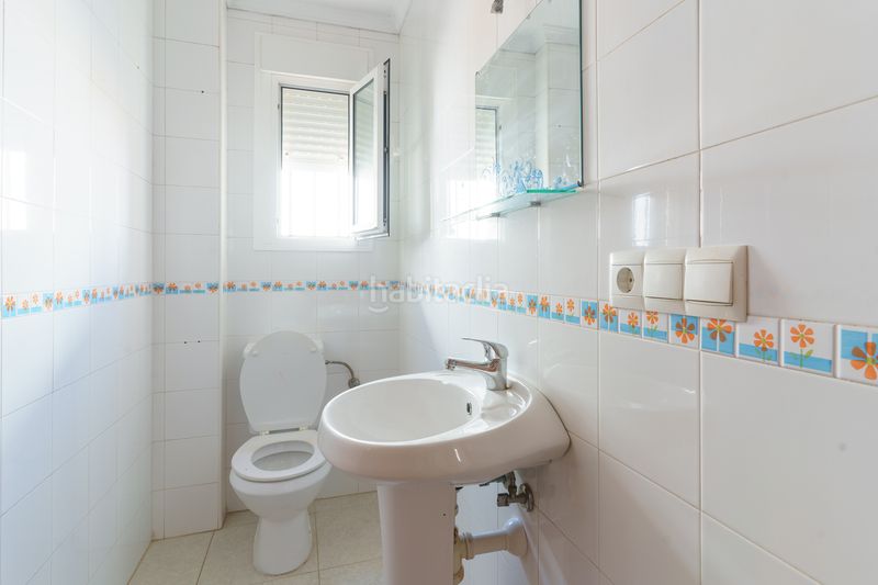 Foto 43248daa-f1b8-4fc1-bb4e-1fc941d3c52b. Casa a calle el tejar b6 a Bonares
