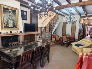 Lloguer Casa  Calle el águila imperial. Casa en alquiler en el rocío con 8 dormitorios y cuadra para 6 c