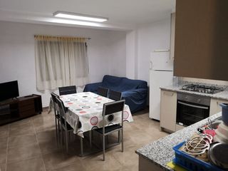 Miete Etagenwohnung in Avinguda catalunya 24. Pis exclusiu estudiants de 4 hab