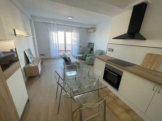 Location Attique  Avinguda de prat de la riba. Àtic exclusiu estudiants de 3 hab molt cèntric