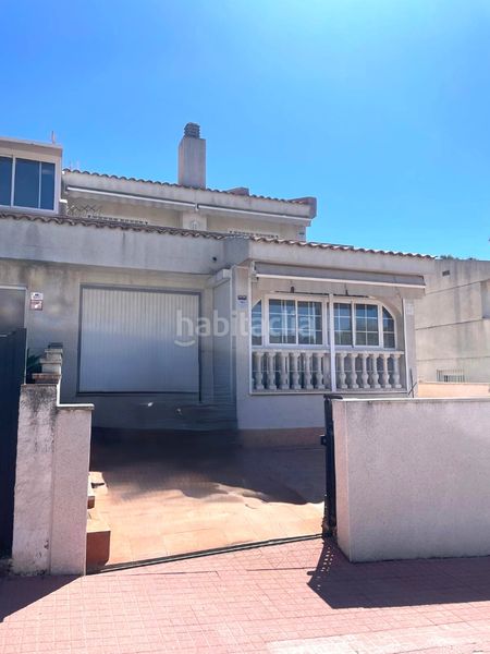 Foto 0833becd-f97a-4942-9244-757b8f69e5e9. Casa aparellada amb xemeneia calefacció aparcament a Catllar (El)