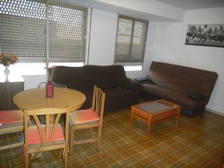 Location Appartement  Carrer d'august. Pis exclusiu estudiants de 4 hab
